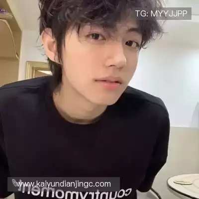 滑鹤迅